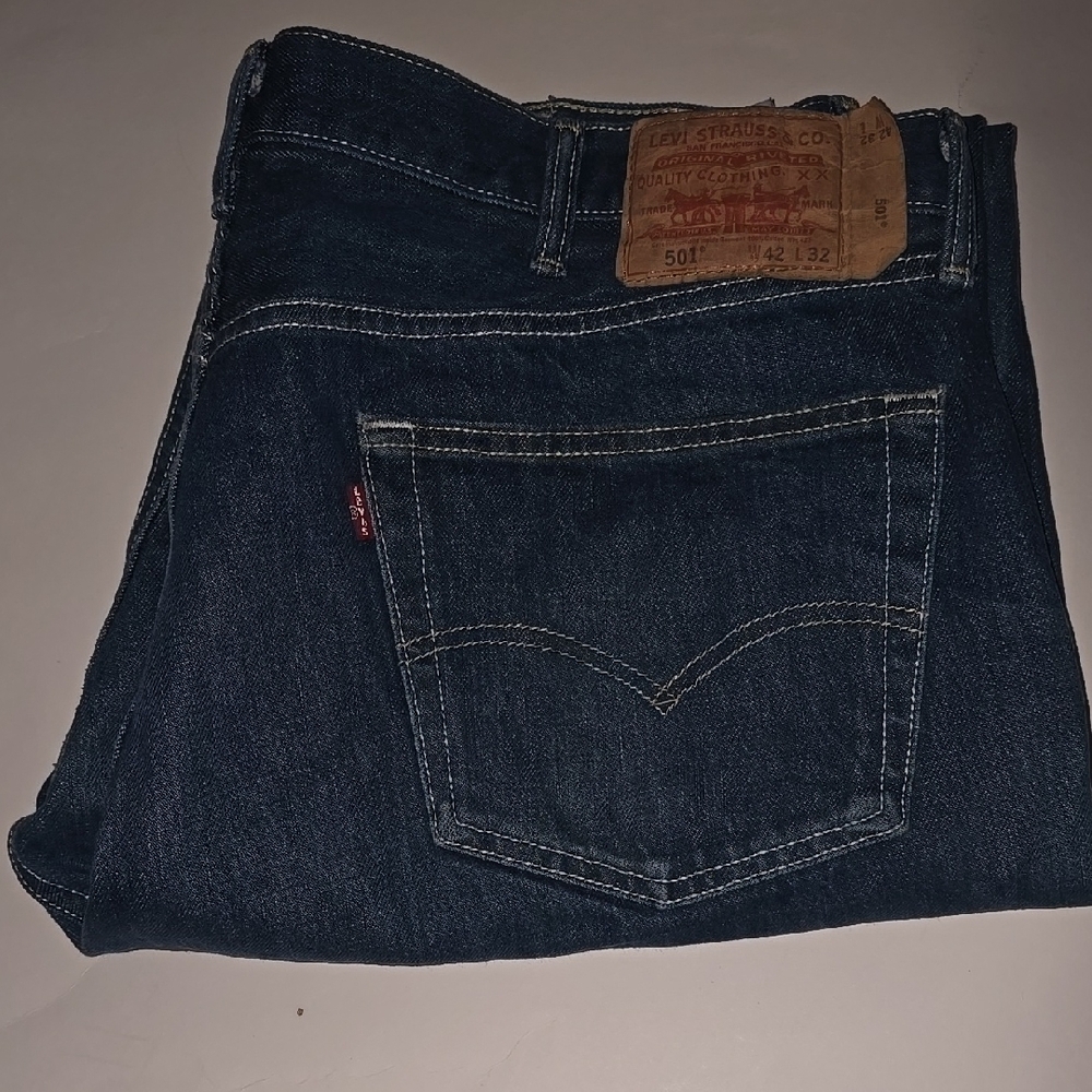 Levi's Classic Blue Straight Jeans Timeless Style